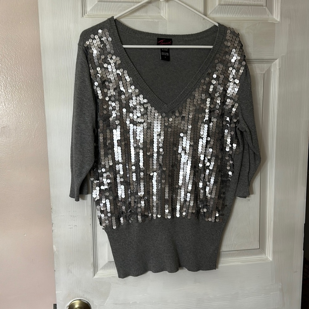 Gray v neck sweater with gray sequin front